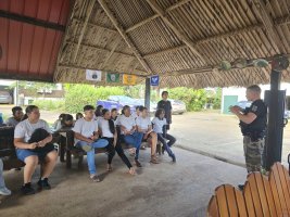 Moment d'échanges avec les gendarmes